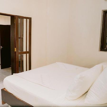 Romantic Garden Hotel Negombo Exteriör bild