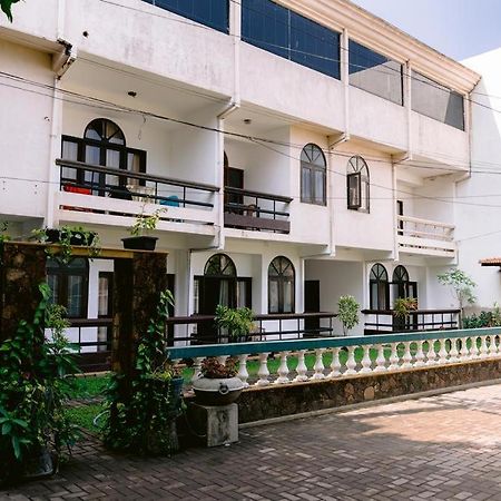 Romantic Garden Hotel Negombo Exteriör bild