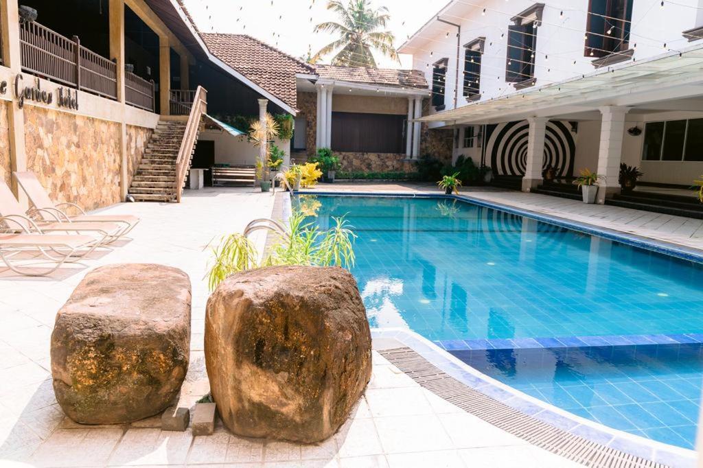 Romantic Garden Hotel Negombo Exteriör bild