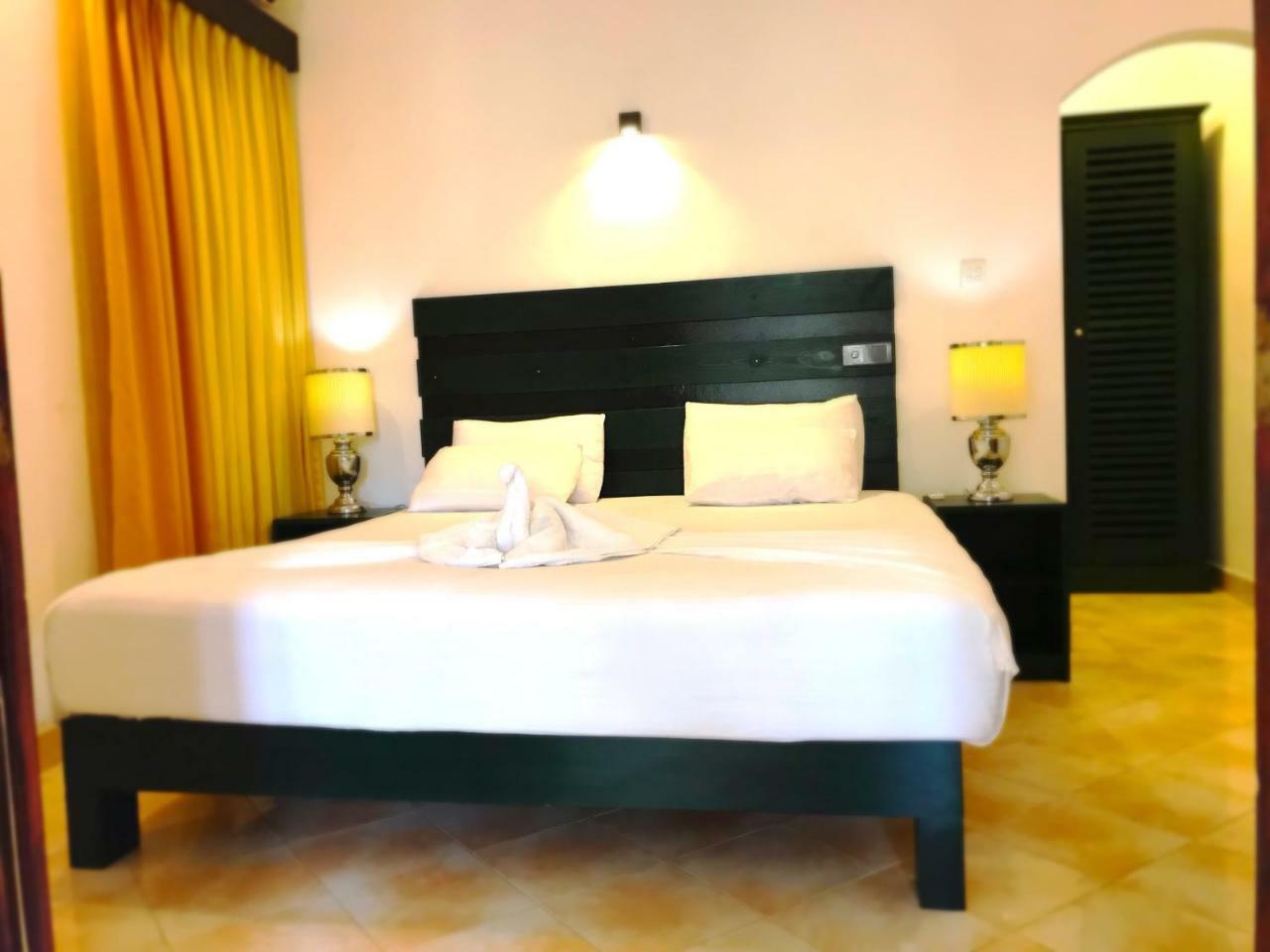 Romantic Garden Hotel Negombo Exteriör bild